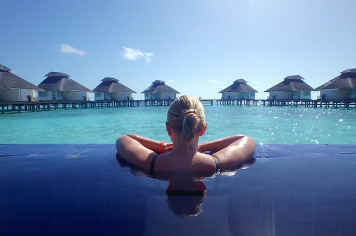 Holiday-The Maldives Water Pool