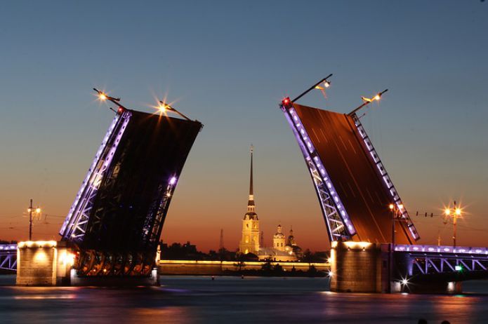 Evening St. Petersburg, view of the Palace Bridge and the Peter and Paul Fortress, St. Petersburg, Russia